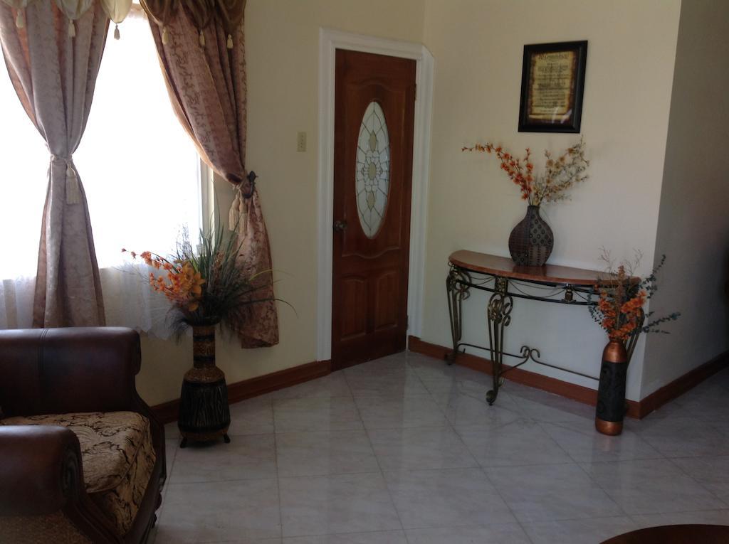 Cazwin Villas มอนเทโกเบย์ ภายนอก รูปภาพ