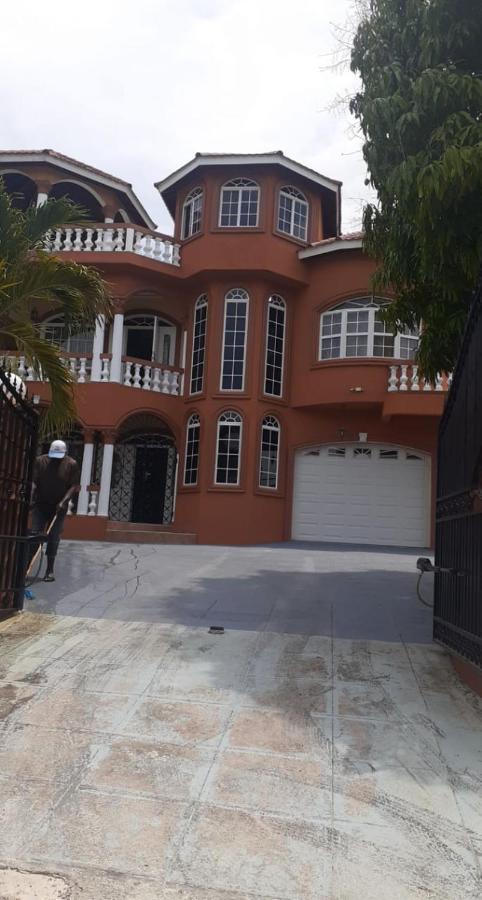 Cazwin Villas มอนเทโกเบย์ ภายนอก รูปภาพ
