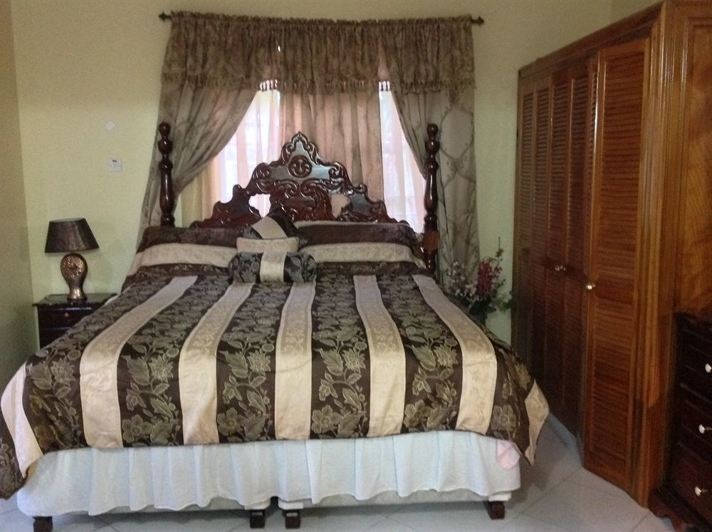 Cazwin Villas มอนเทโกเบย์ ภายนอก รูปภาพ